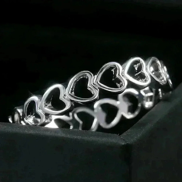 New 925 Silver Hollow Heart Band - Picture 4 of 7